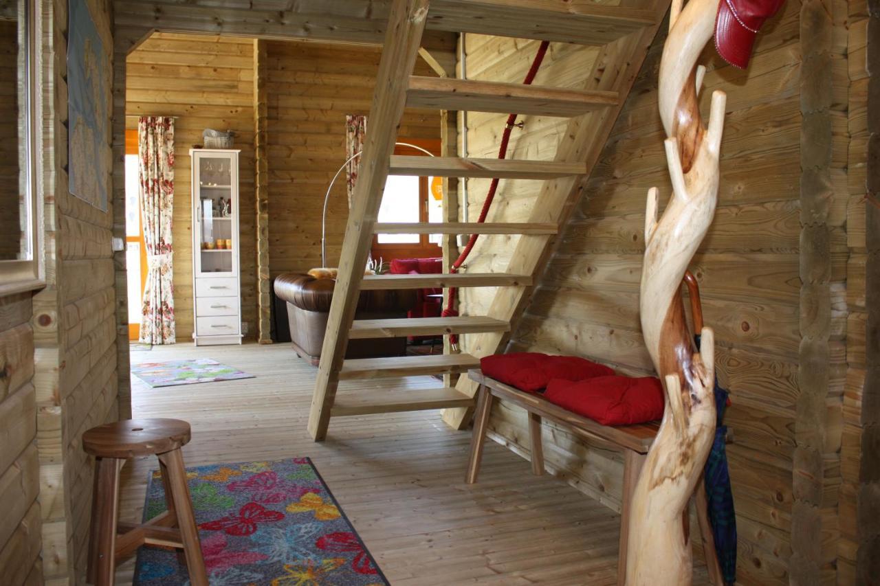 Villa Emilia - Gemuetliches Kinderfreundliches Blockhaus Mit Umzaeuntem Garten 圣安娜兰 外观 照片